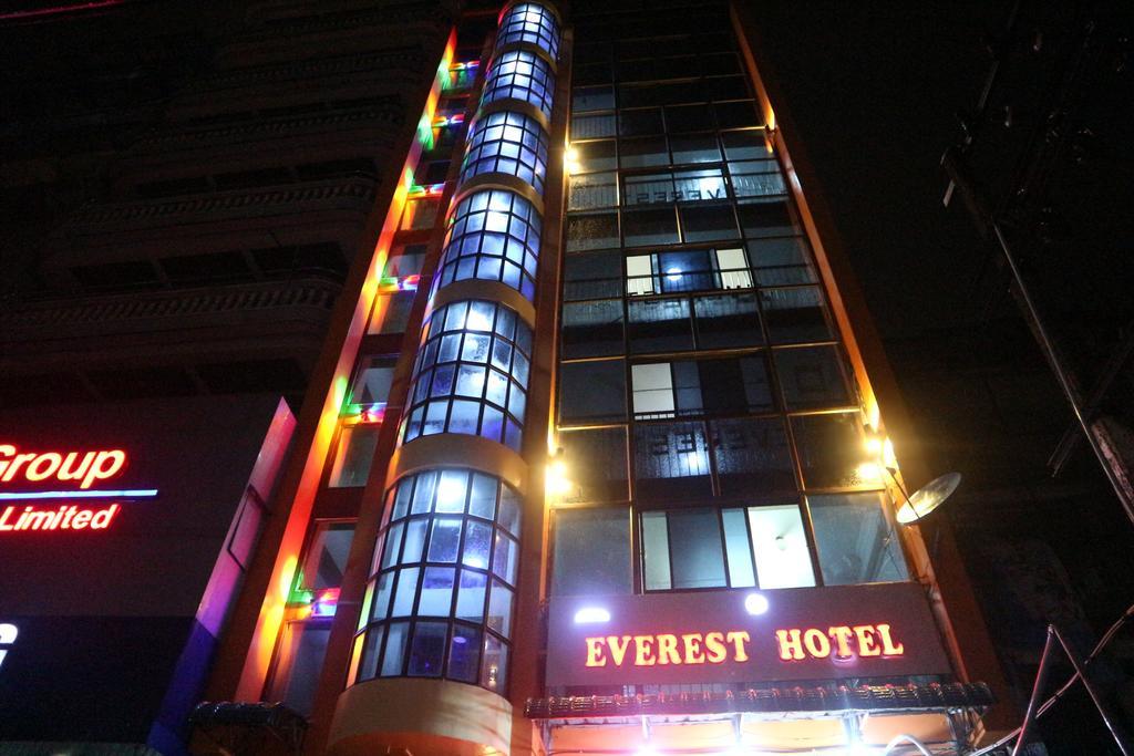 Everest Hotel Rangoon Buitenkant foto